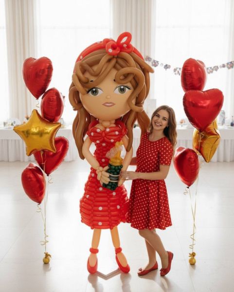 Девушка с шампанским из шаров