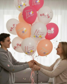 Шары с надписью Маме с цветком 