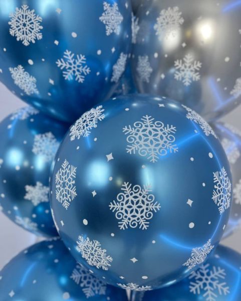 Фонтан с хромированными снежинками