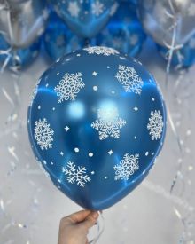 Фонтан с хромированными снежинками