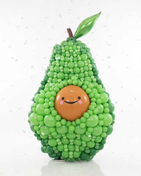 Огромное Авокадо