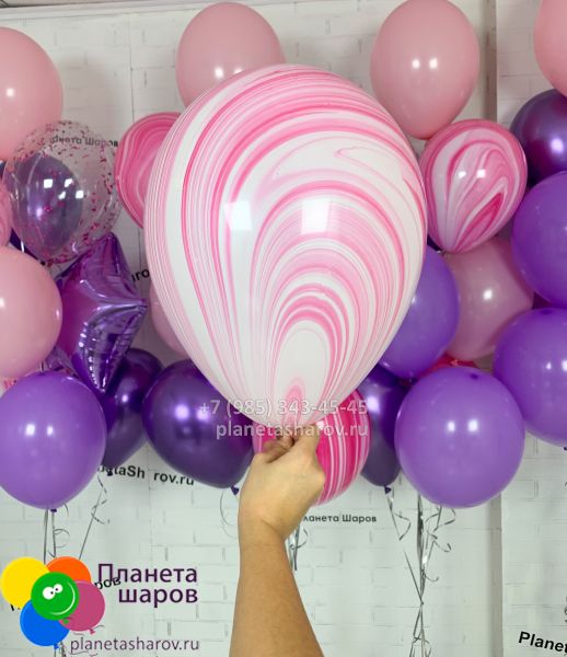 Мраморный розово-белый шар