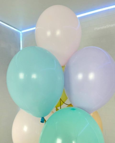 Шары нежного цвета