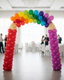 Арка из шаров карандаши