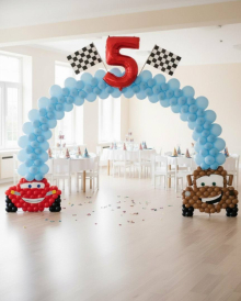 Арка ТАЧКИ из шаров