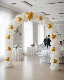Свадебная арка из шаров с сердцами