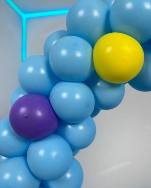 Цифра 6 из шаров для мальчика