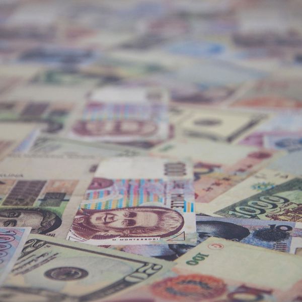 Бумага упак Деньги 67х99см