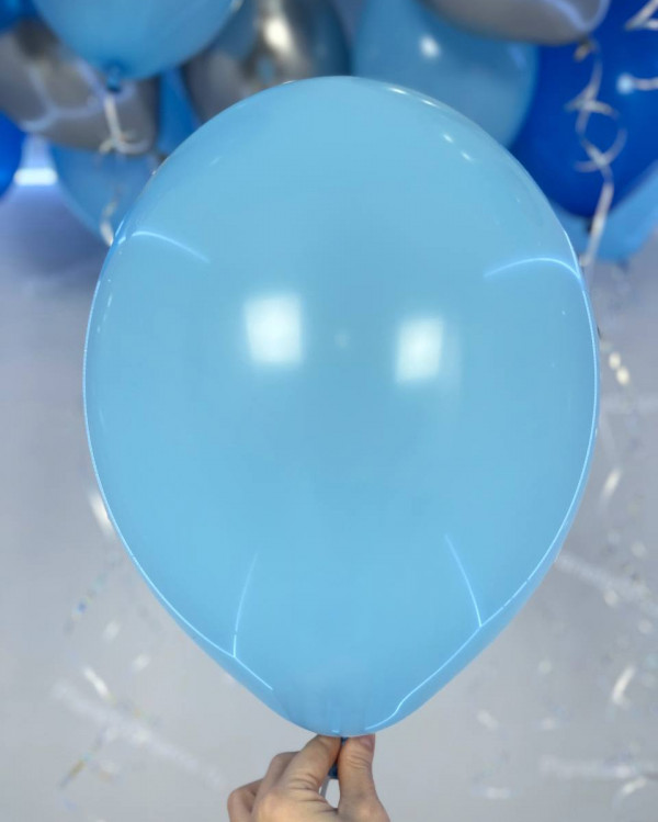 Голубые воздушные шары с гелием