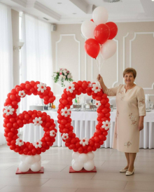 Цифра 60 из шаров