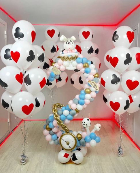 Цифра в стиле Алиса в стране чудес