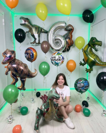 Цифра с динозаврами из шаров