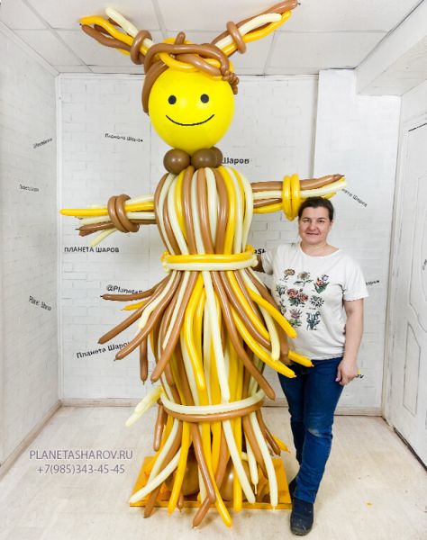 Большое чучело из шаров