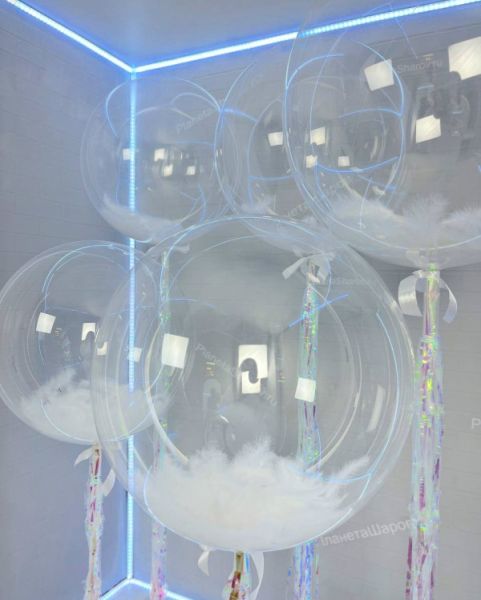 Баблс с белыми перьями