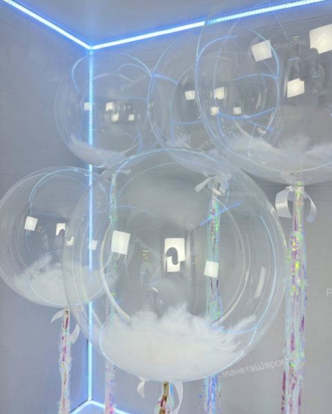 Баблс с белыми перьями