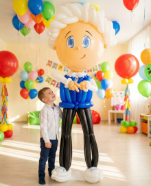 Блогер из шаров