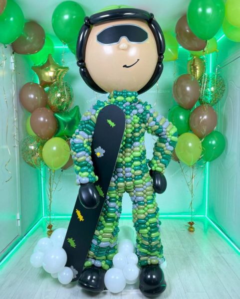 Сноубордист из воздушных шаров