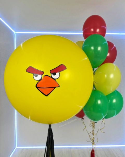 Большие шары злые птички