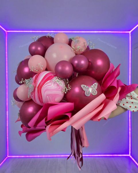 Огромный букет с бабочками