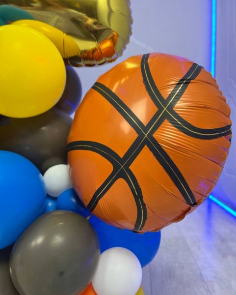 Баскетбольная композиция из шаров
