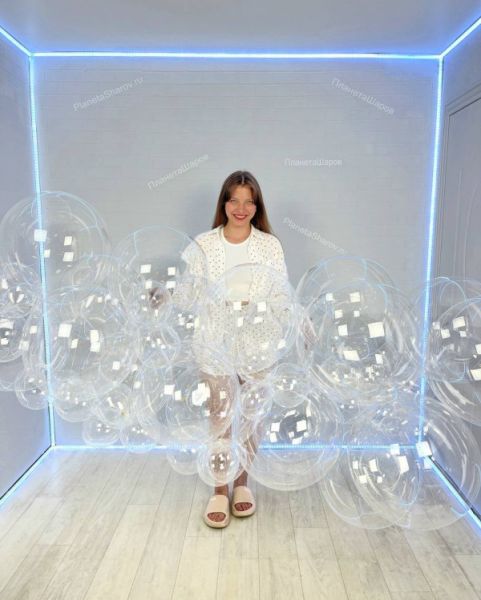 Прозрачная гирлянда из шаров