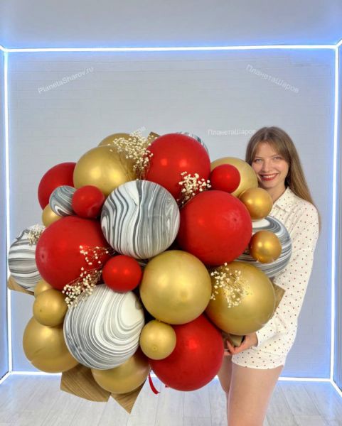 Красно-золотой огромный букет