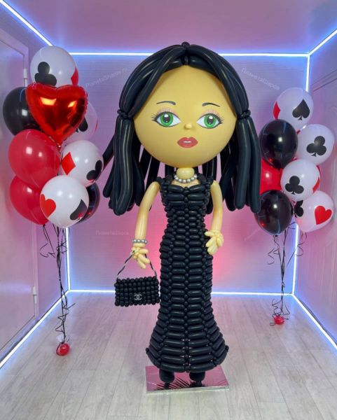 Девушка из шаров