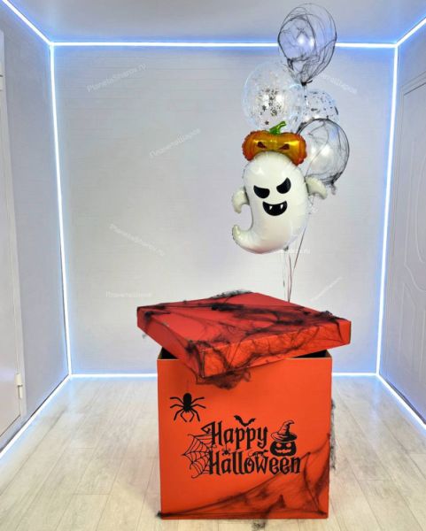 Ужасная коробка с паутиной на Хэлоуин