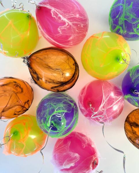 Воздушные шары с паутиной