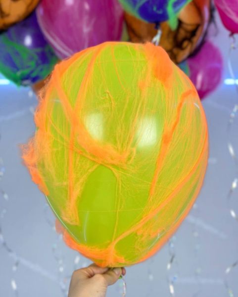 Воздушные шары с паутиной