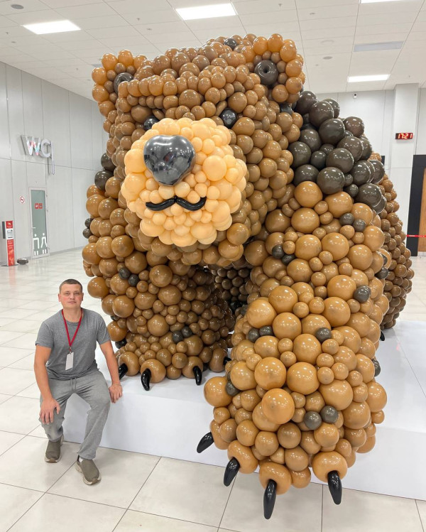 Большой медведь из шаров