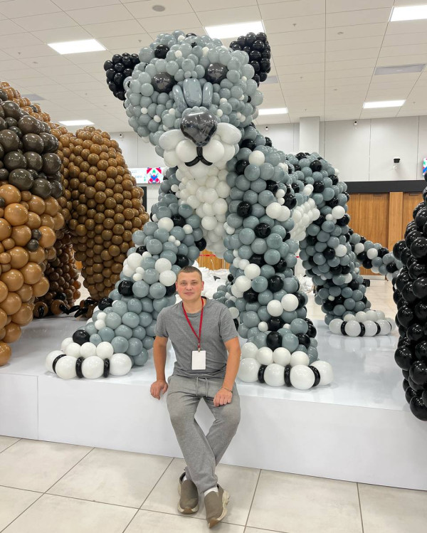 Снежный барс из шаров