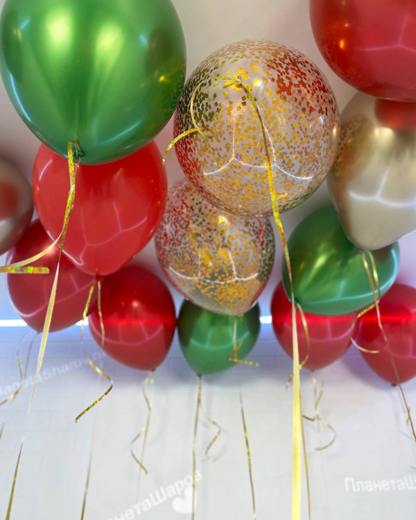 Новогоднее сочетание воздушных шаров