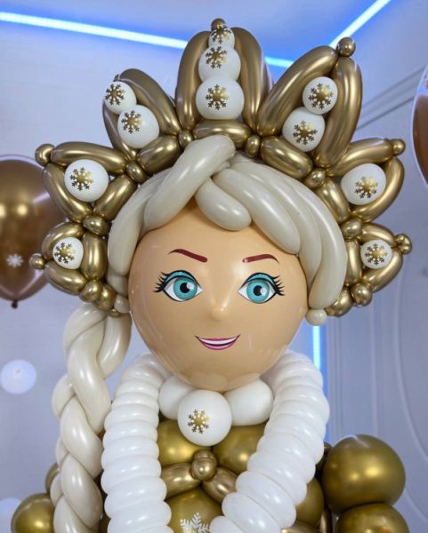 Дед мороз и снегурочка из воздушных шаров