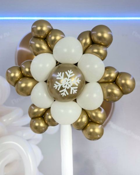 Дед мороз и снегурочка из воздушных шаров