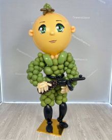 Герой с гвоздиками