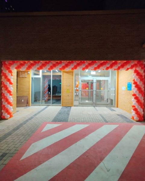 Оранжевая гирлянда из шаров