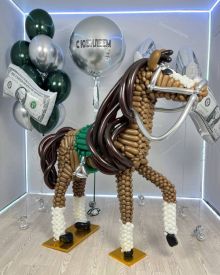 Денежная лошадка из шаров