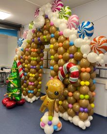 Пряничный домик из шаров