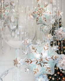 Воздушные шары со снегом