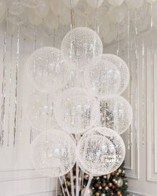 Воздушные шары со снегом