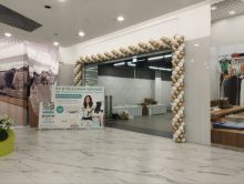 Бело золотая гирлянда из шаров