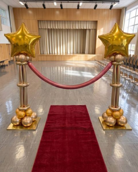 Столбики для красной дорожки