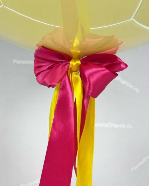 Фонтан из шаров на 8 марта